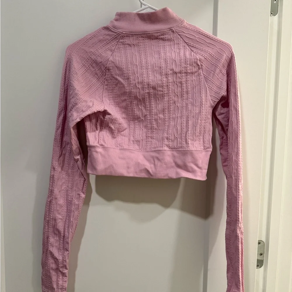 ALO Yoga Pink Cable-Knit Long Sleeve Crop Top - Picture 2 of 2